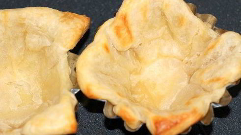 тарталетки с тыквой и фетой в сливочно-шпинатной заливке