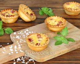 Тарталетки с ветчиной и сыром