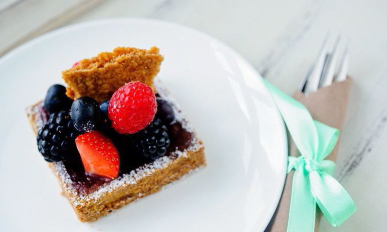 Рецепт тарталеток с ягодами и ежевичным фланом