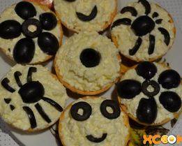 Тарталетки с яйцом и сыром