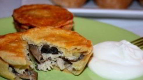 закрытые тарталетки с курицей