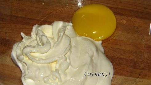 закусочные рисовые тарталетки с запеченными овощами и куриным филе под сыром