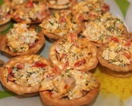 Закусочные тарталетки с копченой курицей