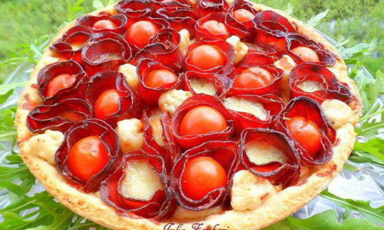 Рецепт лимонного тарта с помидорками черри, моцареллой и бастурмой