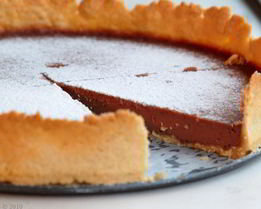 Шоколадный тарт со сливкми