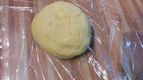 сливовый тарт с фисташковым штрейзелем