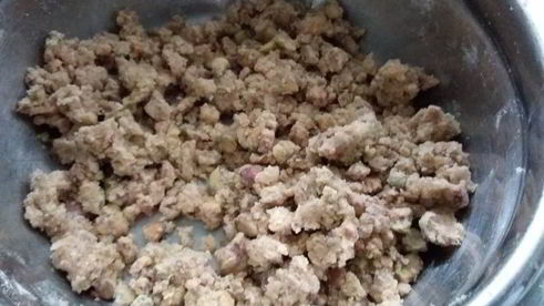 сливовый тарт с фисташковым штрейзелем