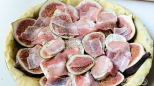 тарт с беконом и инжиром