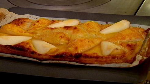 тарт с грушами в абрикосовой глазури