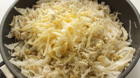 тарт с капустой и перепелиными яйцами