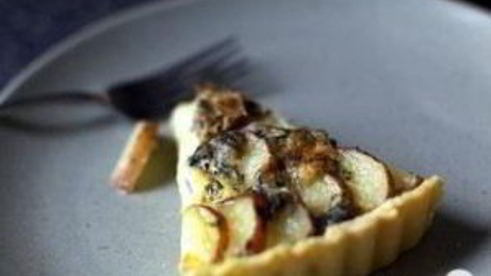 тарт с картофелем и голубым сыром