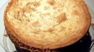 Тарт с малиной, ежевикой и меренгой