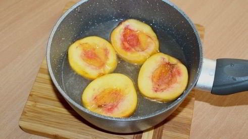 тарт с персиками