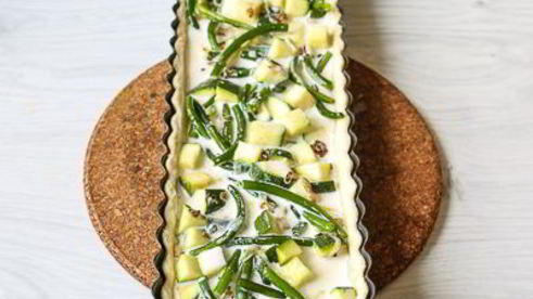 тарт с цуккини и чесночными стрелками