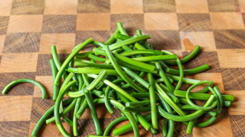 тарт с цуккини и чесночными стрелками