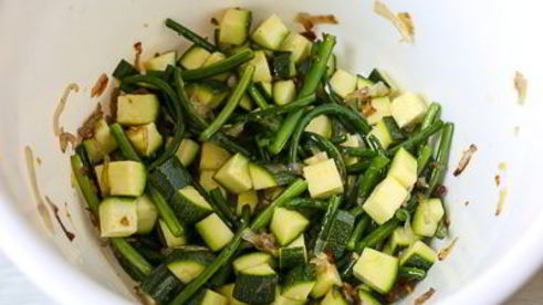 тарт с цуккини и чесночными стрелками