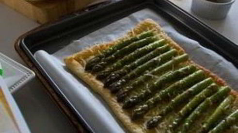 тарт со спаржей и лимоном