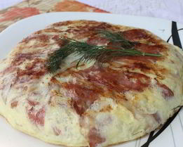 Тортилья де пататас с беконом и зеленью