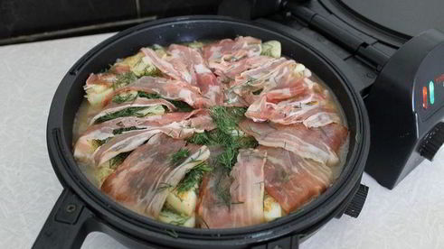 тортилья де пататас с беконом и зеленью