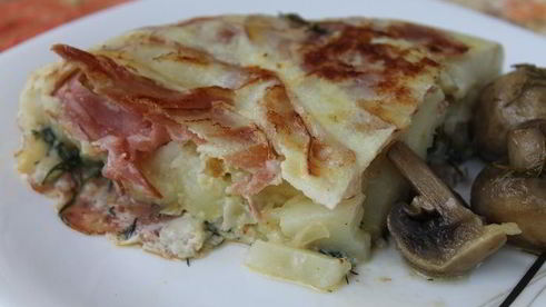 тортилья де пататас с беконом и зеленью