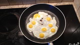 Яичница из перепелиных яиц