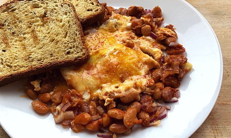 Рецепт яичницы с фасолью