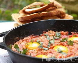 Яичница с помидорами