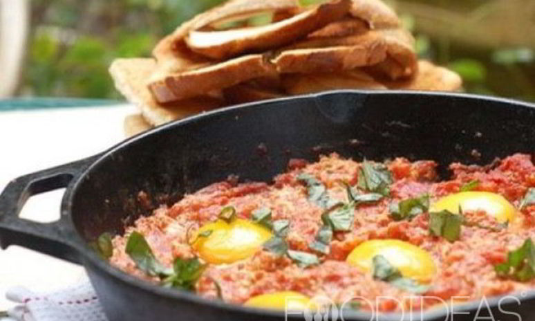 Рецепт яичницы с помидорами