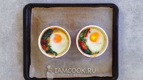 яичница со шпинатом