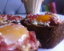 Яичница в хлебном стакане