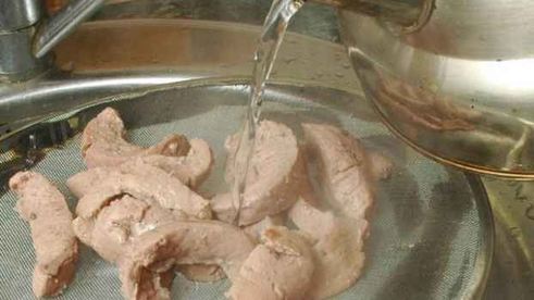 яйца бычьи жареные с гарниром