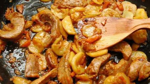 яйца бычьи жареные с гарниром