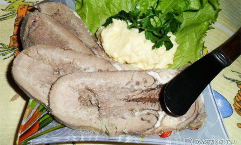 Рецепт закуски из отварного языка с сырной пастой