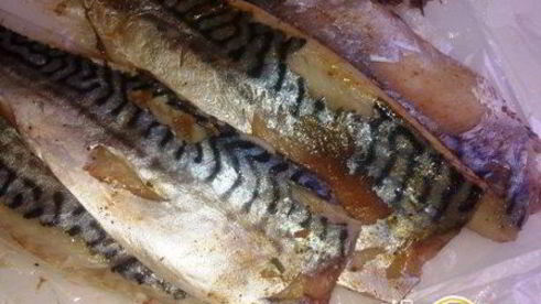 закуска из скумбрии и помидор с соусом