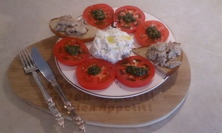Рецепт закуски из томатов и творога
