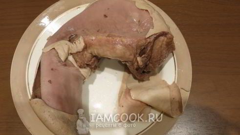 заливное из говяжьего языка