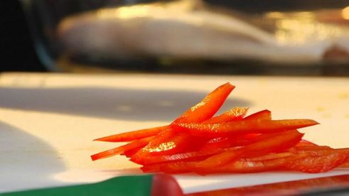 дорада, фаршированная жюльеном из овощей