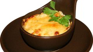 Нежный куриный жюльен с грибами и сыром