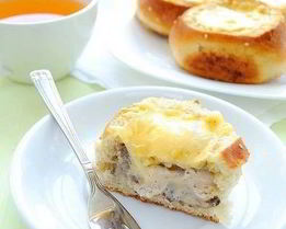 Жульен с курицей в булочке