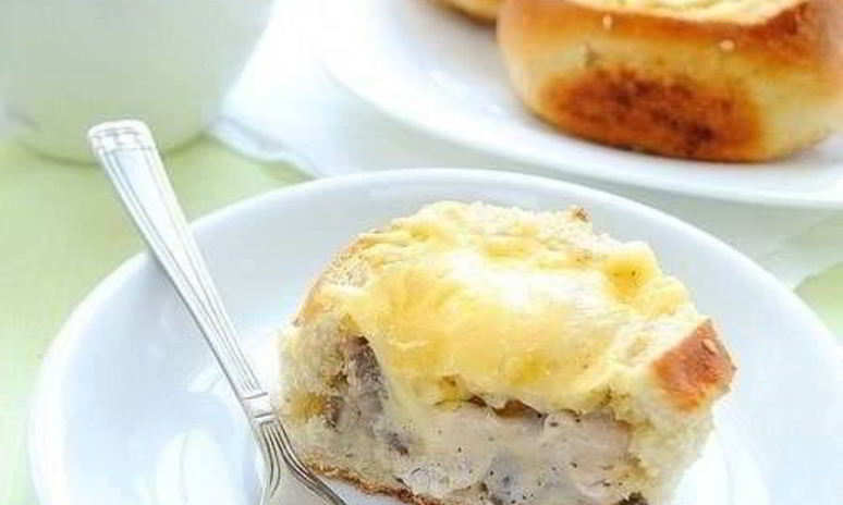 Рецепт жульена с курицей в булочке