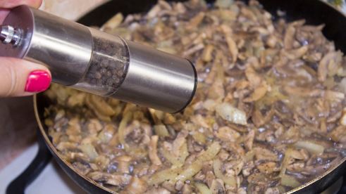 жульен в горшочке с курицей и грибами